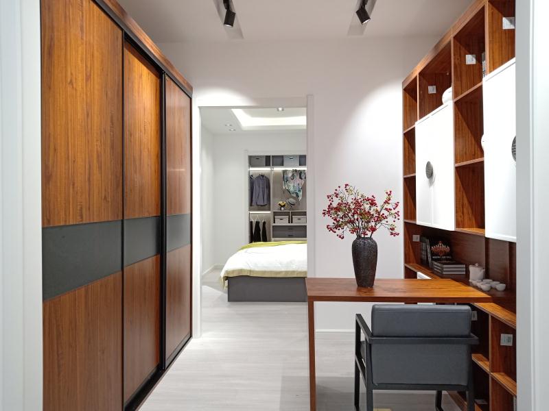 鵬鴻定制家居榆樹(shù)瑞嘉店